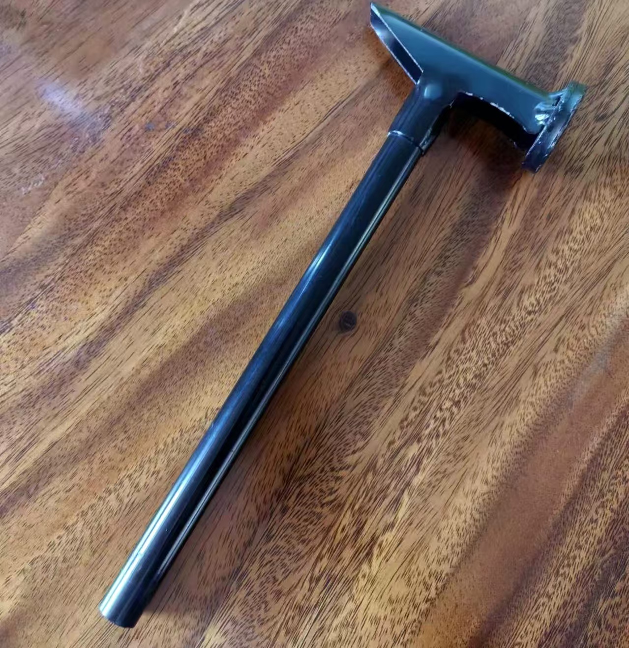 Camping outdoor using lighter hammer