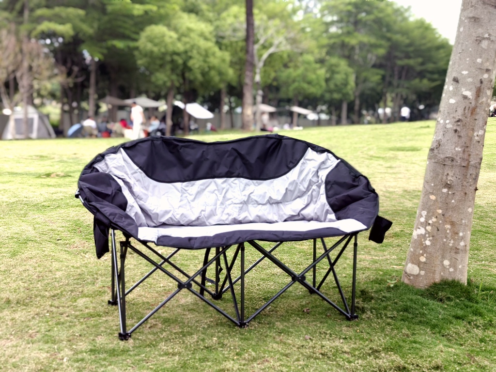 comfortable folding chair for two people