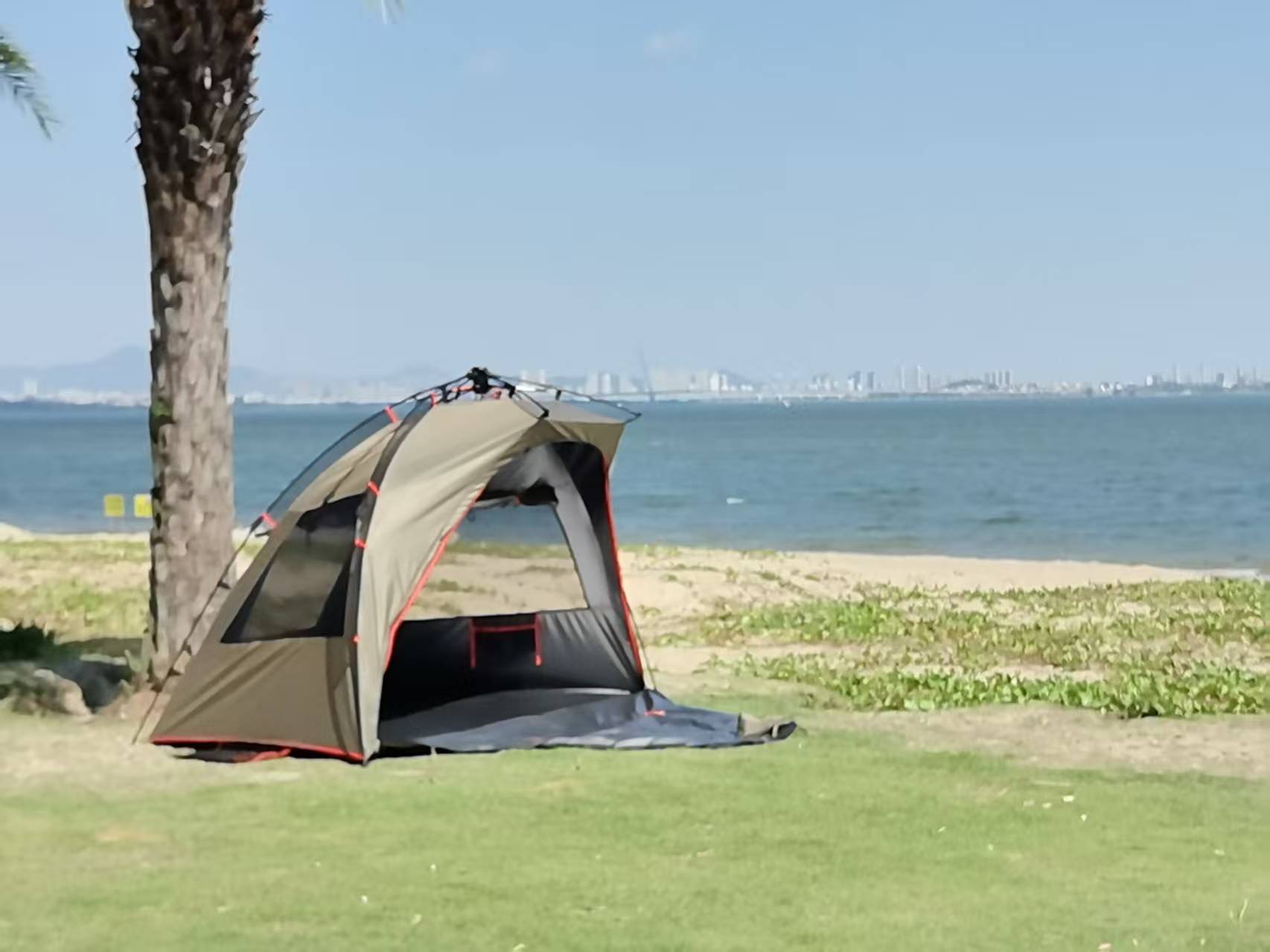  Automatic One-Bedroom Beach Tent for 1-2 People Black or Silver Coating Factory Wholesale
