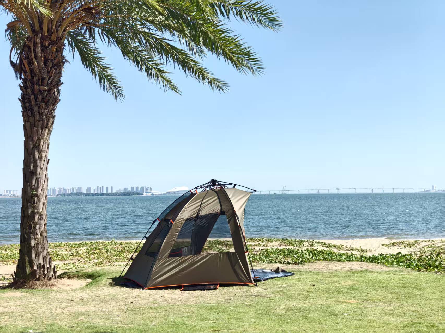  Automatic One-Bedroom Beach Tent for 1-2 People Black or Silver Coating Factory Wholesale