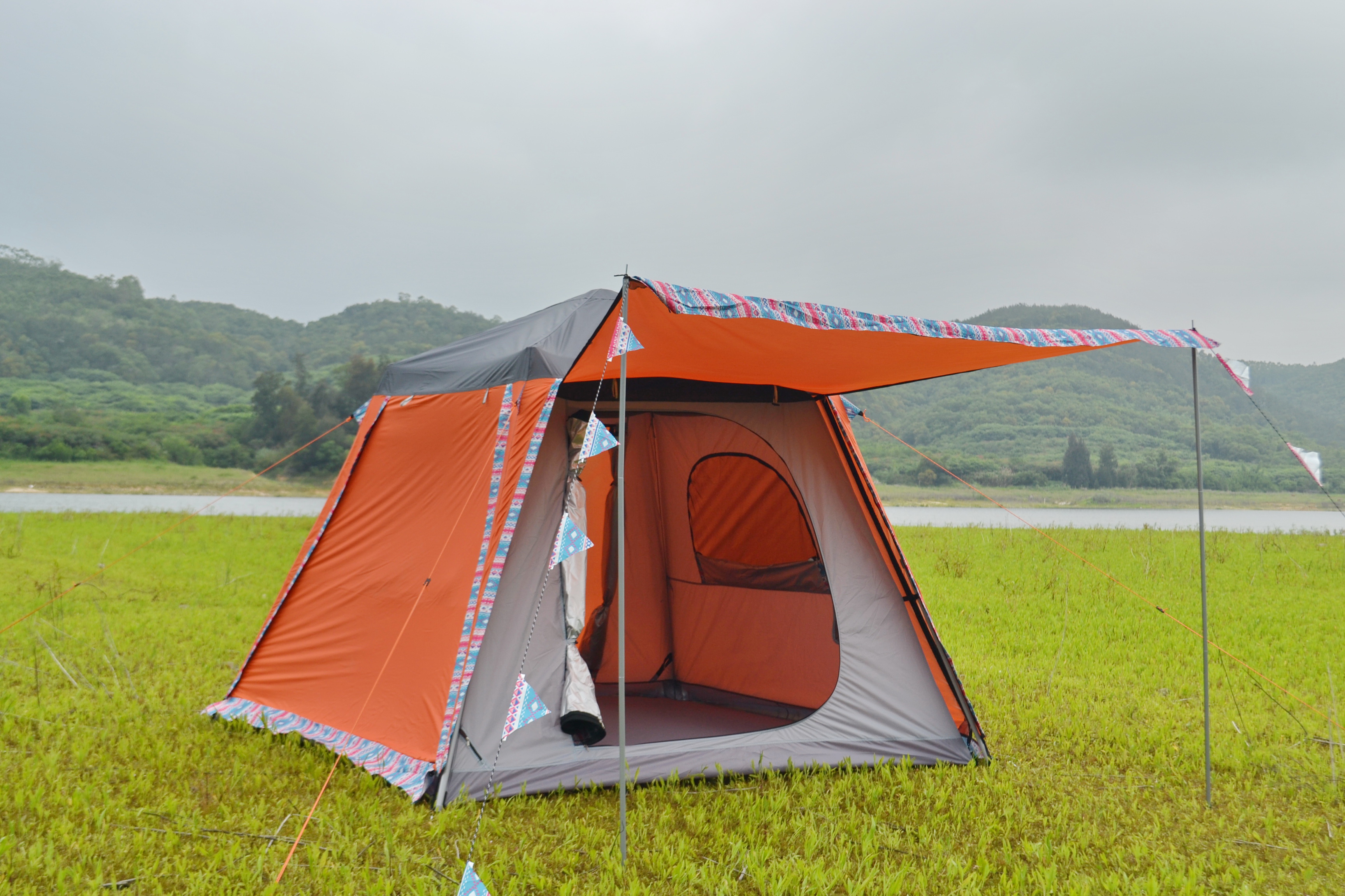 Auto Frame Easy Set up 4 Season Extended Type Strong Double Layer Family Camping 4-5 Person Tent 